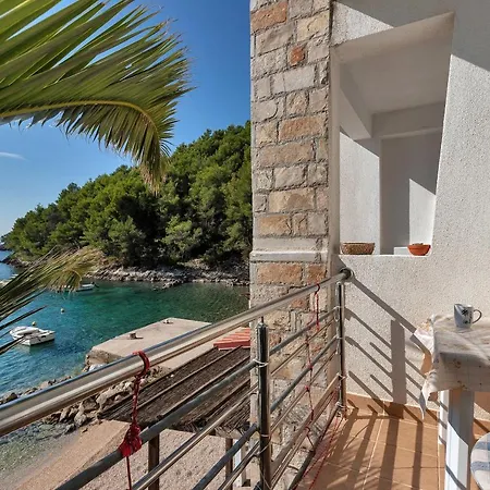 Robinzon Nikola Apartman Bogomolje