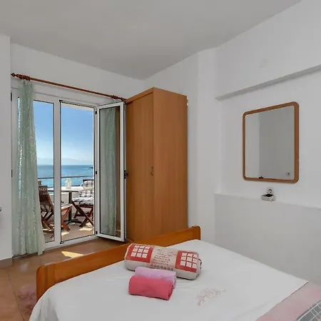 Robinzon Nikola Apartman Bogomolje