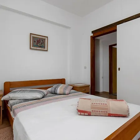 Robinzon Nikola Apartman Bogomolje