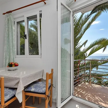 Robinzon Nikola Bogomolje