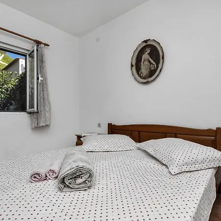 Apartman Robinzon Nikola Bogomolje