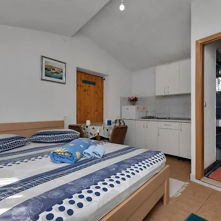 Appartement Robinzon Nikola *